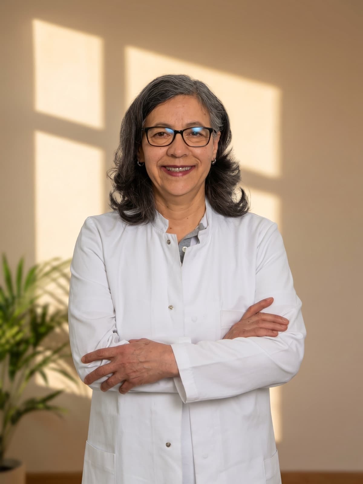 Frau Dr. Zahra Kheiry – Angestellte Ärztin